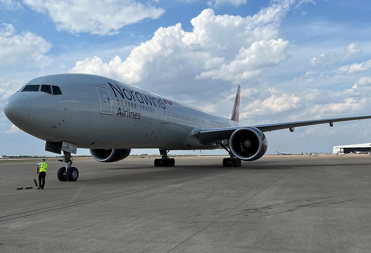 AviaAM signs up for B777-300 conversions from Mammoth